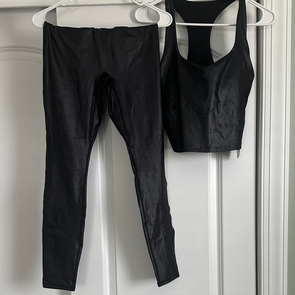 NWTπ§π»ββοΈπͺπ»π Fabletics Black Women's Leggings Set - Picture 3 of 7